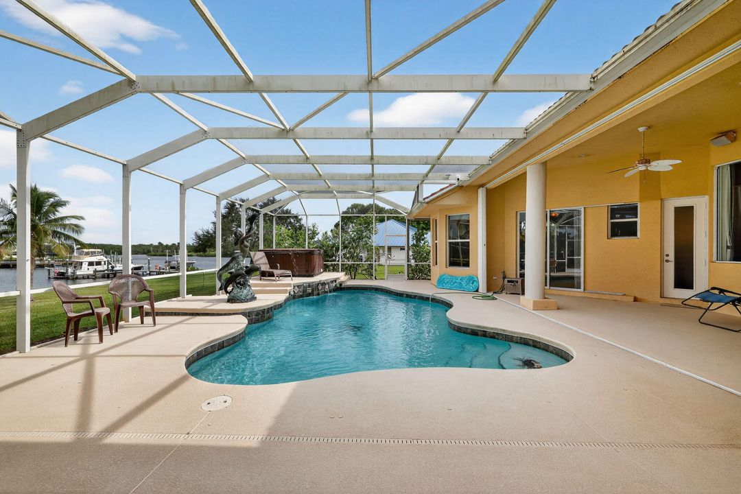 Activo con contrato: $1,990,000 (5 camas, 5 baños, 4012 Pies cuadrados)