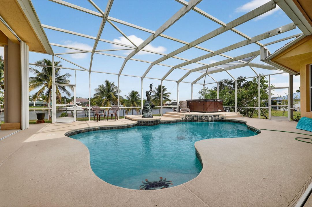 Activo con contrato: $1,990,000 (5 camas, 5 baños, 4012 Pies cuadrados)