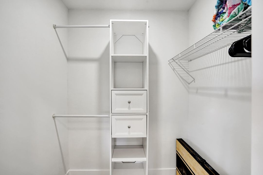 For Rent: $2,950 (2 beds, 2 baths, 1303 Square Feet)