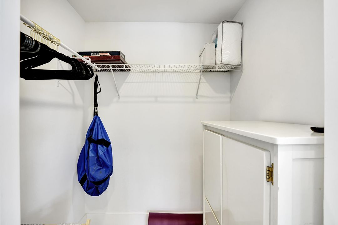 For Rent: $2,950 (2 beds, 2 baths, 1303 Square Feet)