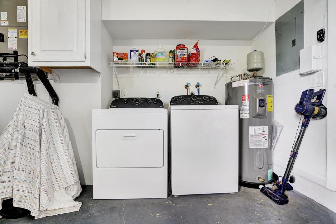 For Rent: $2,950 (2 beds, 2 baths, 1303 Square Feet)