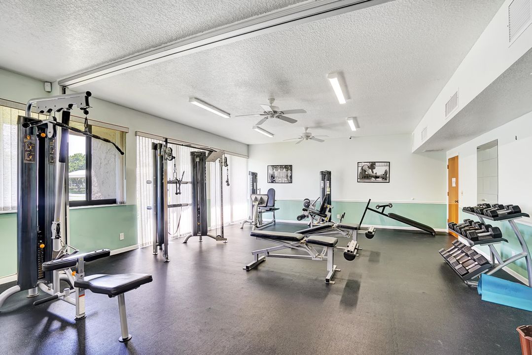 For Rent: $2,950 (2 beds, 2 baths, 1303 Square Feet)