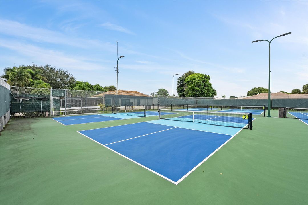 For Sale: $1,850,000 (4 beds, 3 baths, 3907 Square Feet)