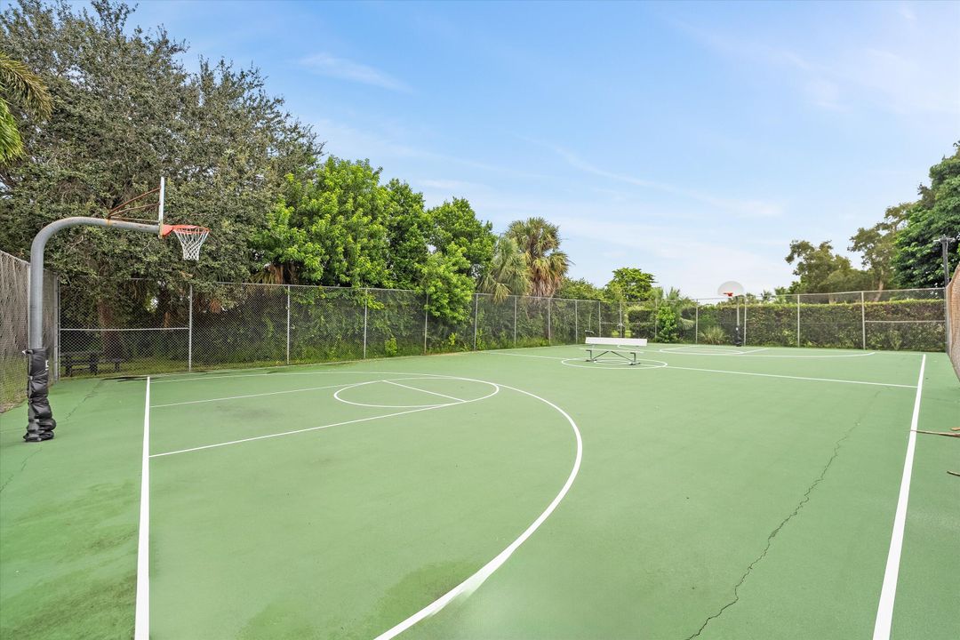 For Sale: $1,850,000 (4 beds, 3 baths, 3907 Square Feet)