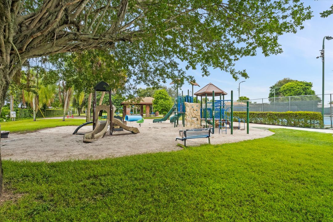 For Sale: $1,850,000 (4 beds, 3 baths, 3907 Square Feet)