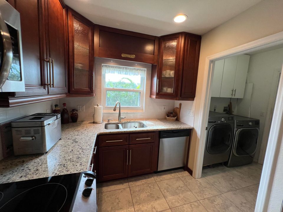 Active With Contract: $350,000 (3 beds, 2 baths, 1351 Square Feet)