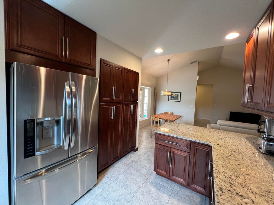 Active With Contract: $350,000 (3 beds, 2 baths, 1351 Square Feet)