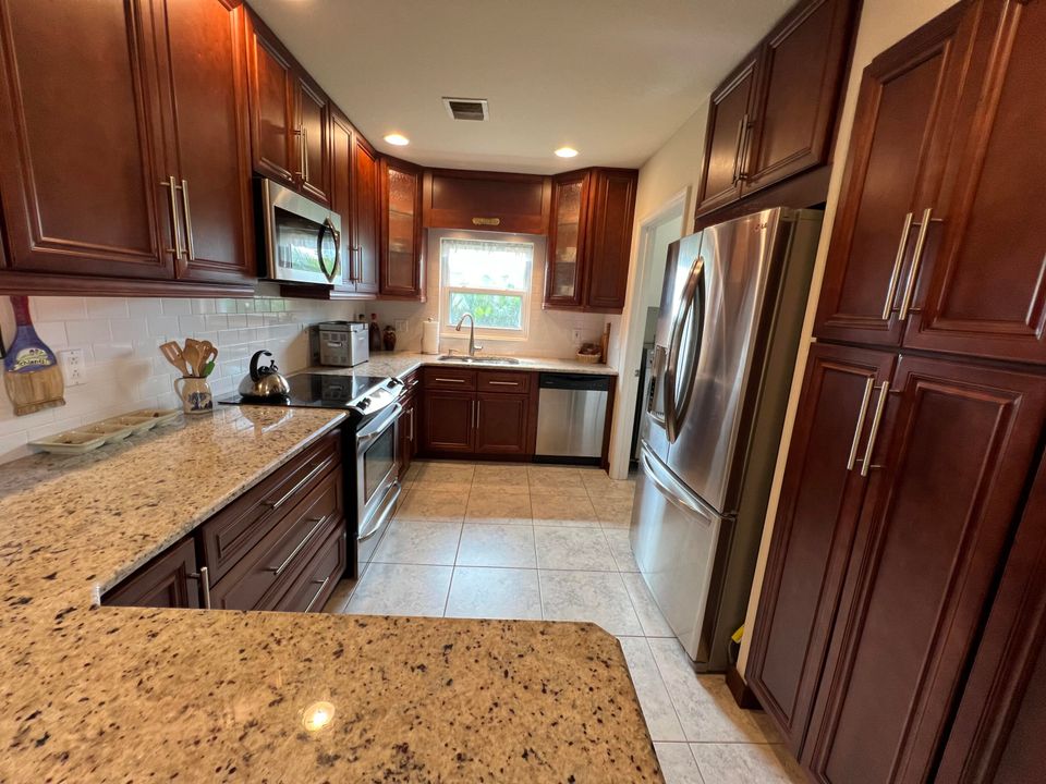 Active With Contract: $350,000 (3 beds, 2 baths, 1351 Square Feet)