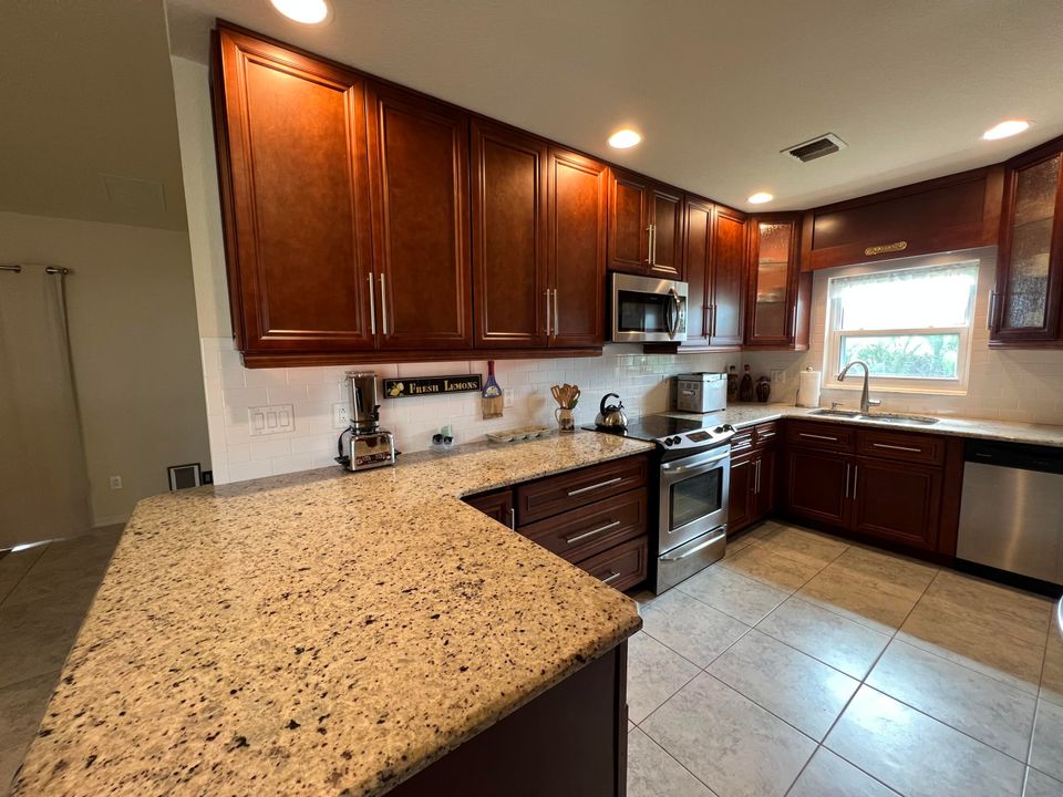 Active With Contract: $350,000 (3 beds, 2 baths, 1351 Square Feet)