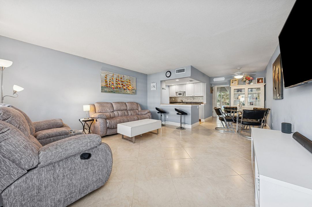 For Rent: $2,500 (1 beds, 1 baths, 640 Square Feet)