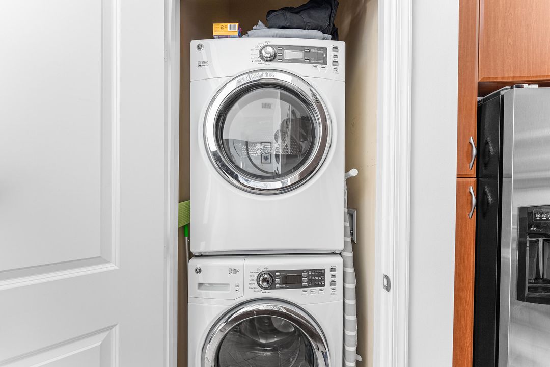 Active With Contract: $4,500 (2 beds, 2 baths, 1208 Square Feet)