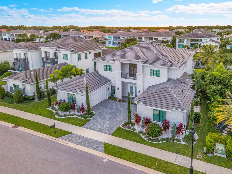 На продажу: $4,400,000 (6 спален, 5 ванн, 5340 Квадратных фут)