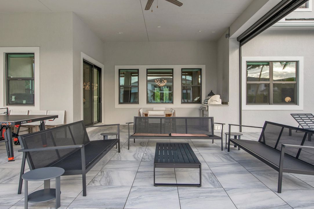 На продажу: $4,400,000 (6 спален, 5 ванн, 5340 Квадратных фут)