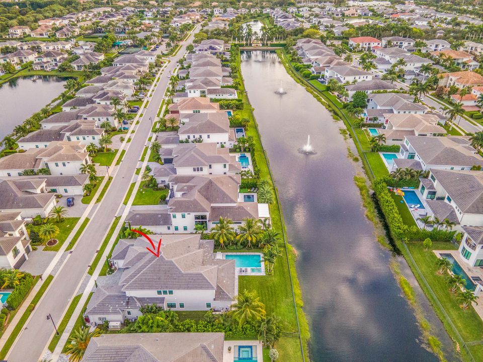 На продажу: $4,400,000 (6 спален, 5 ванн, 5340 Квадратных фут)