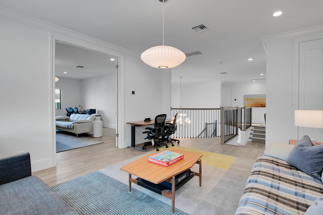 На продажу: $4,400,000 (6 спален, 5 ванн, 5340 Квадратных фут)