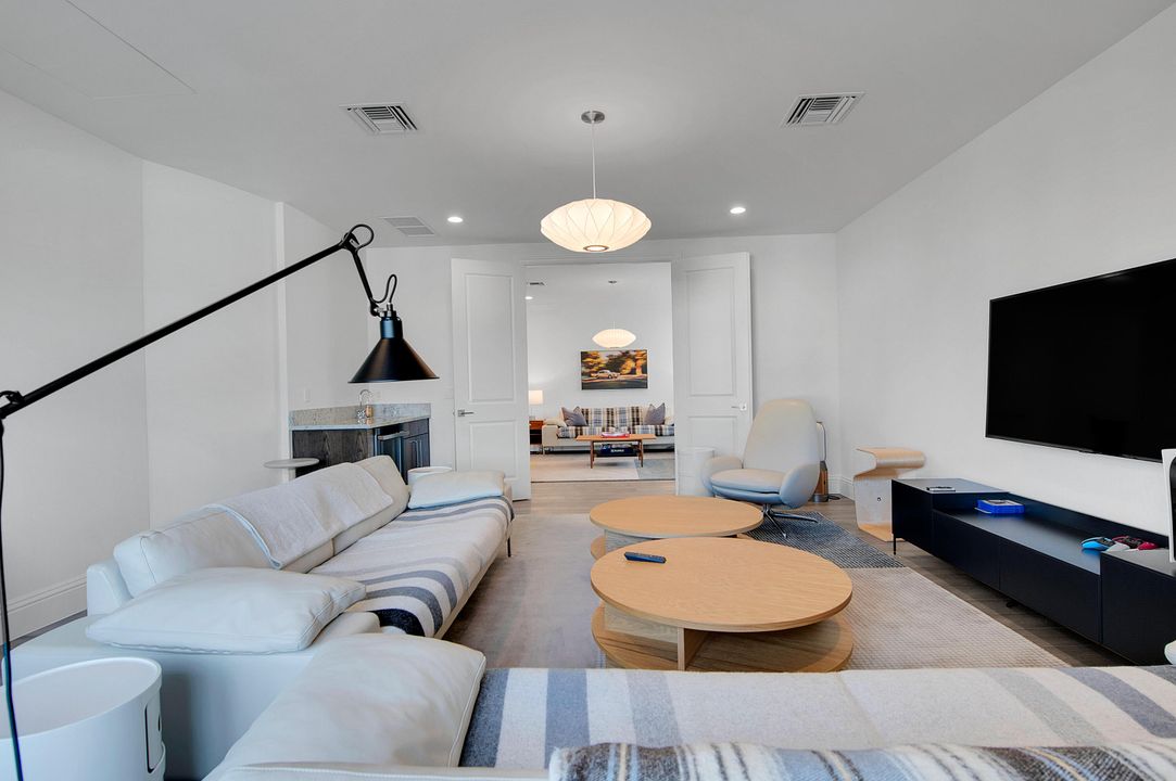 На продажу: $4,400,000 (6 спален, 5 ванн, 5340 Квадратных фут)