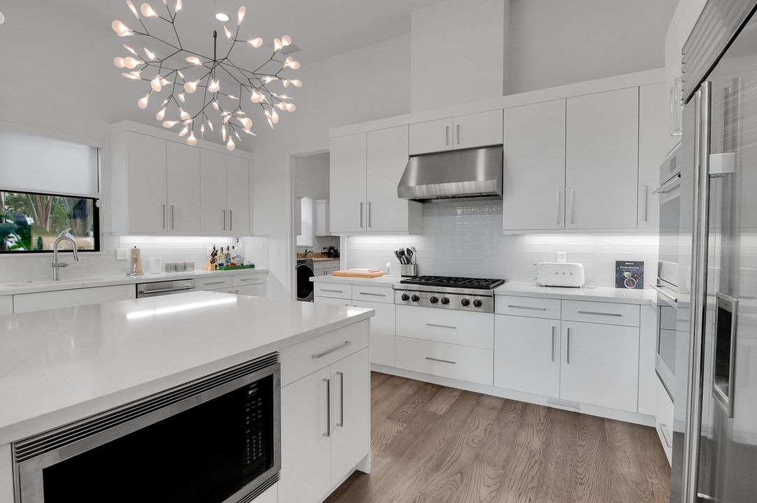 На продажу: $4,400,000 (6 спален, 5 ванн, 5340 Квадратных фут)