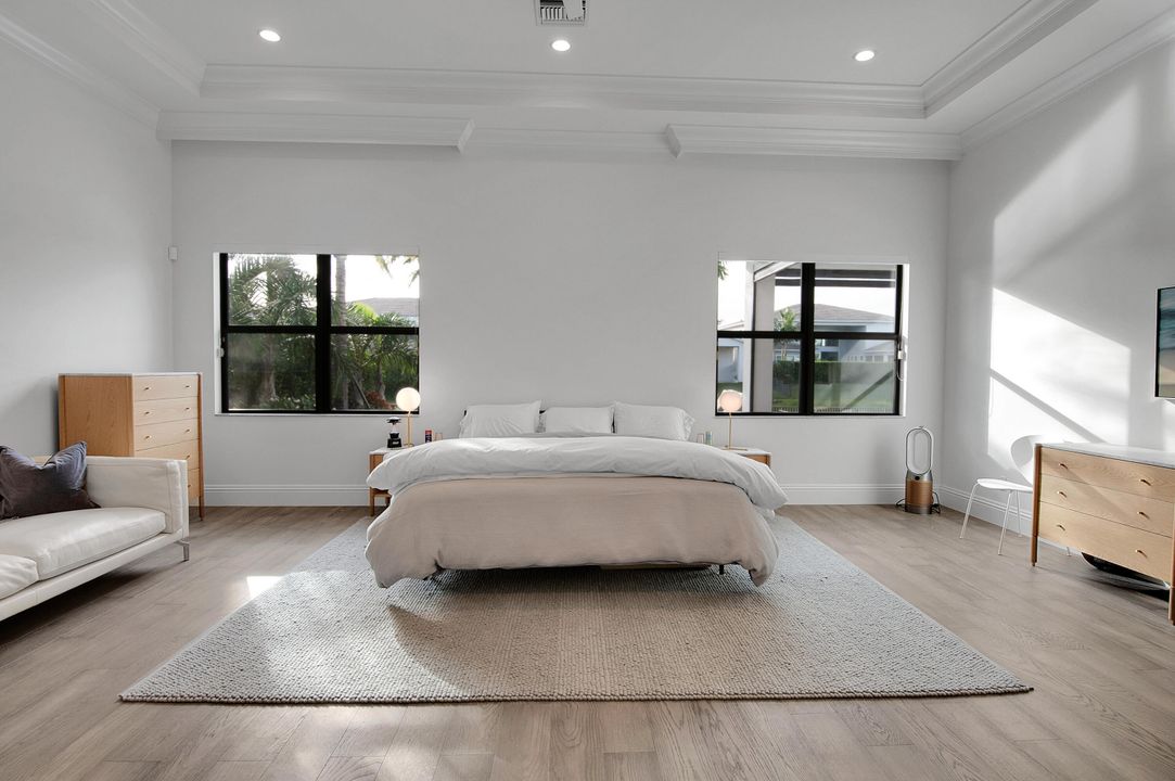 На продажу: $4,400,000 (6 спален, 5 ванн, 5340 Квадратных фут)