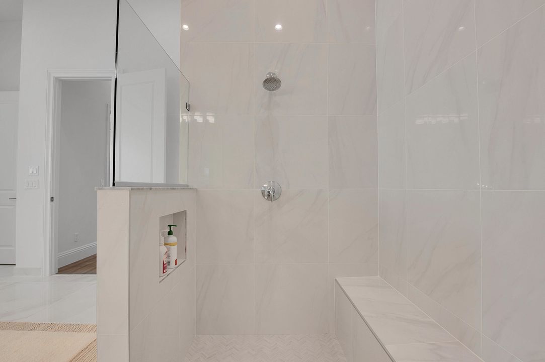 На продажу: $4,400,000 (6 спален, 5 ванн, 5340 Квадратных фут)