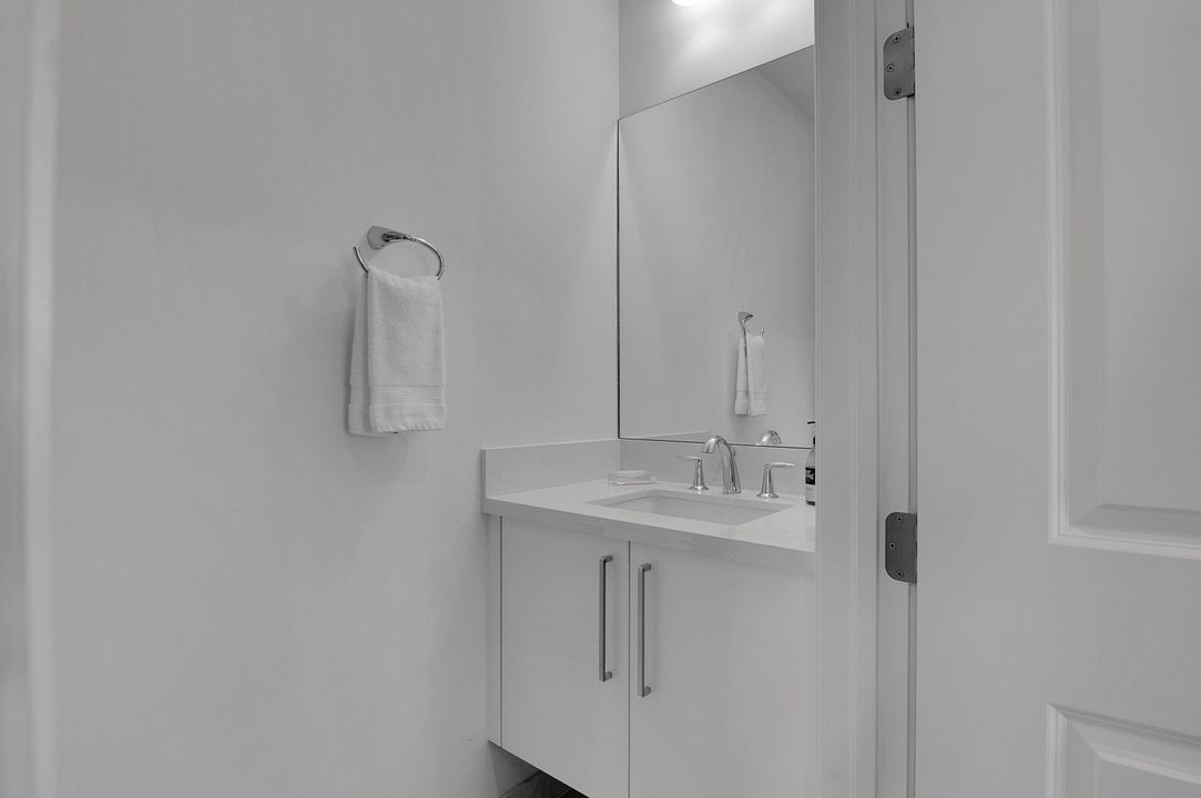 На продажу: $4,400,000 (6 спален, 5 ванн, 5340 Квадратных фут)