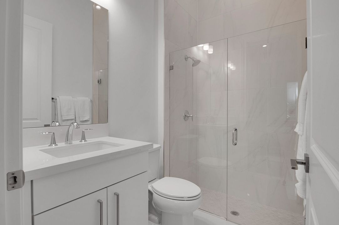 На продажу: $4,400,000 (6 спален, 5 ванн, 5340 Квадратных фут)