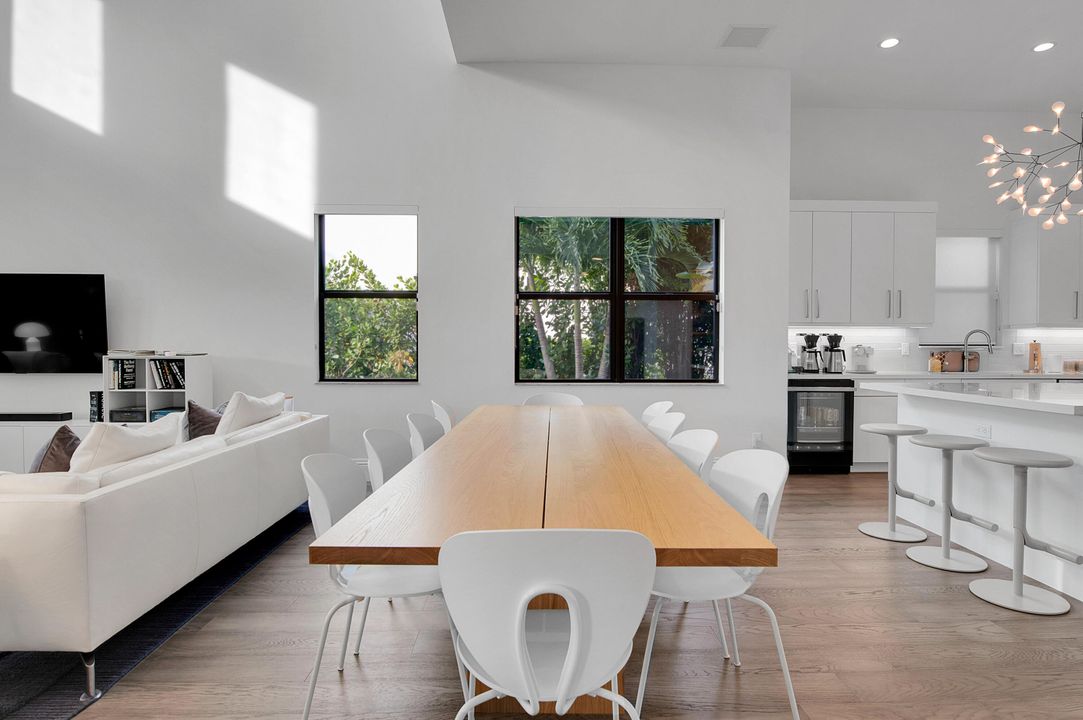 На продажу: $4,400,000 (6 спален, 5 ванн, 5340 Квадратных фут)