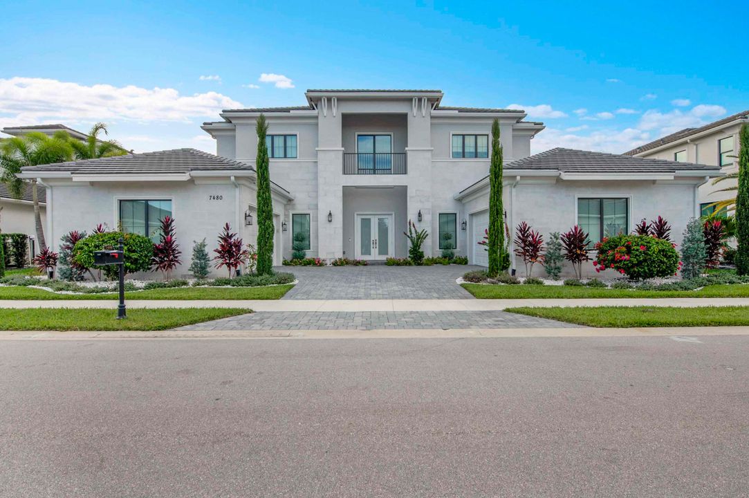 На продажу: $4,400,000 (6 спален, 5 ванн, 5340 Квадратных фут)