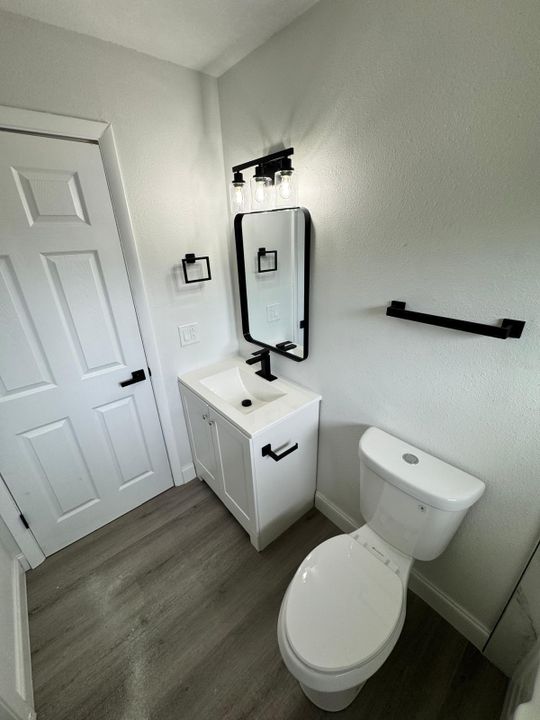 For Sale: $410,000 (3 beds, 2 baths, 1702 Square Feet)