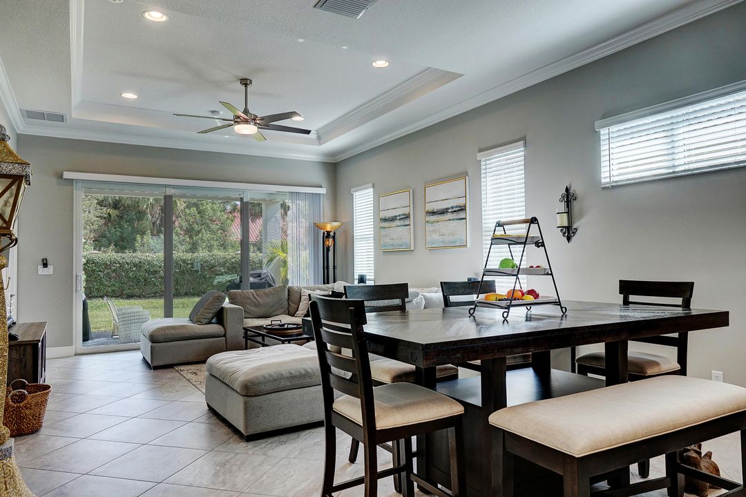 Под контрактом: $379,000 (2 спален, 2 ванн, 1646 Квадратных фут)