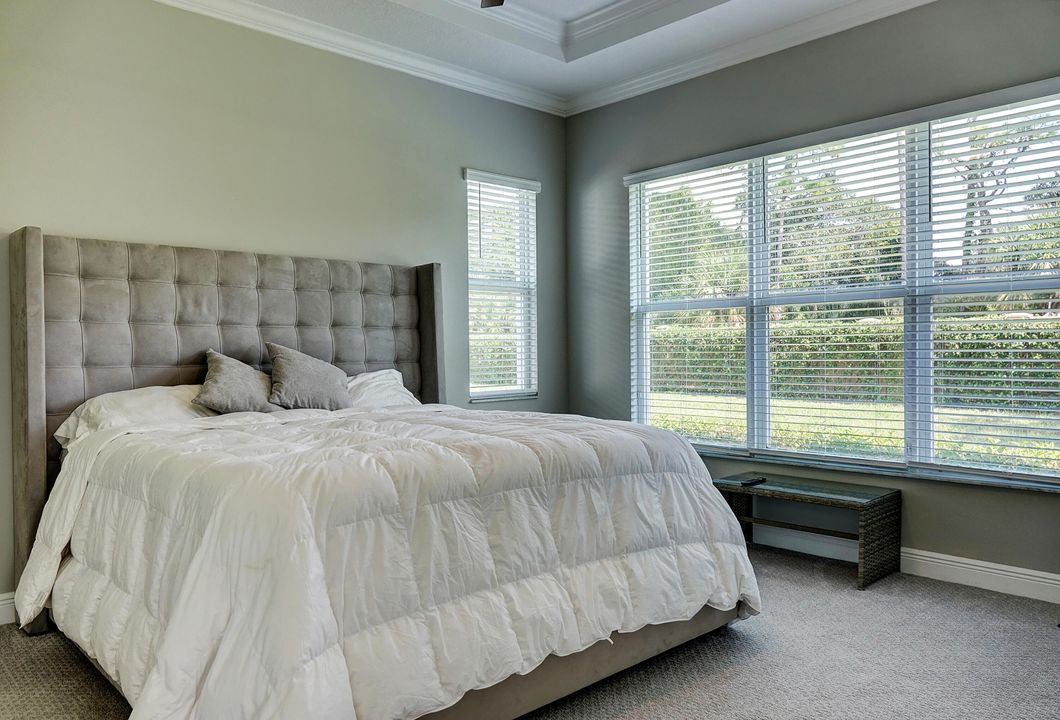 Под контрактом: $379,000 (2 спален, 2 ванн, 1646 Квадратных фут)