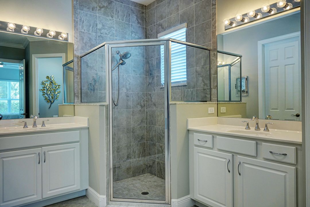 Под контрактом: $379,000 (2 спален, 2 ванн, 1646 Квадратных фут)