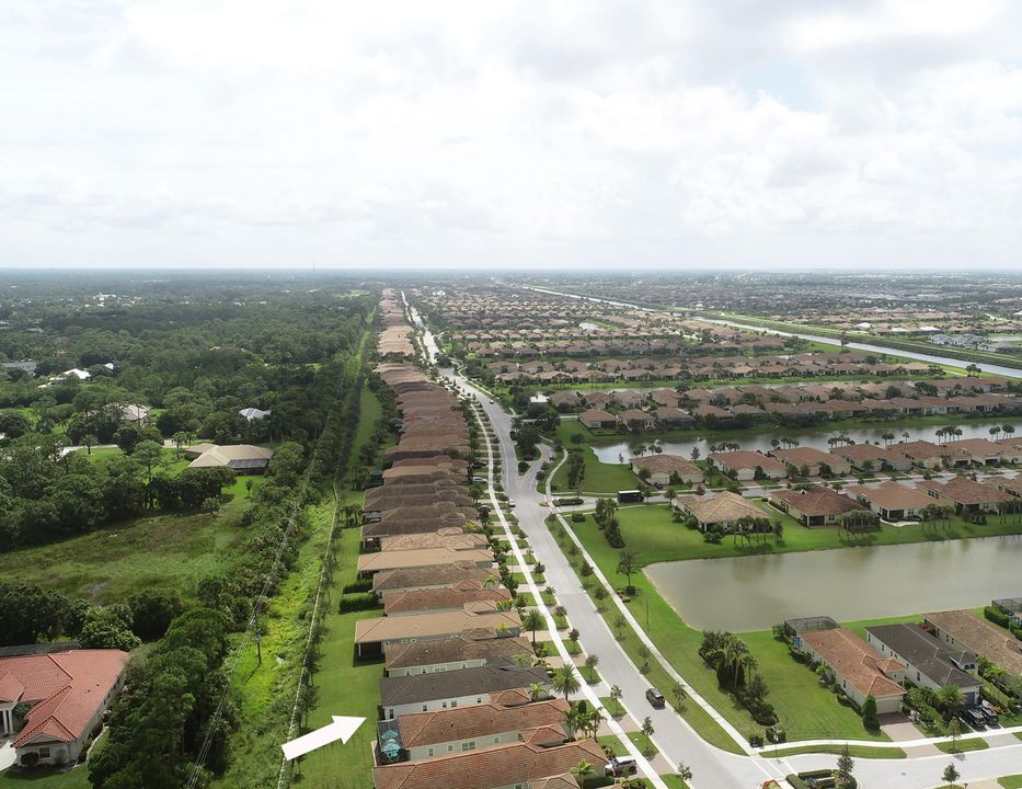 Под контрактом: $379,000 (2 спален, 2 ванн, 1646 Квадратных фут)