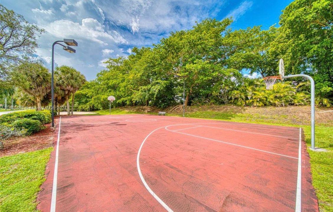 На продажу: $360,000 (2 спален, 1 ванн, 1110 Квадратных фут)