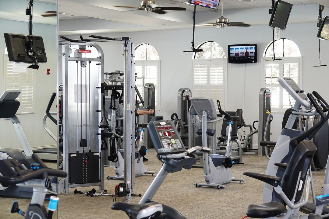 Под контрактом: $379,000 (2 спален, 2 ванн, 1646 Квадратных фут)