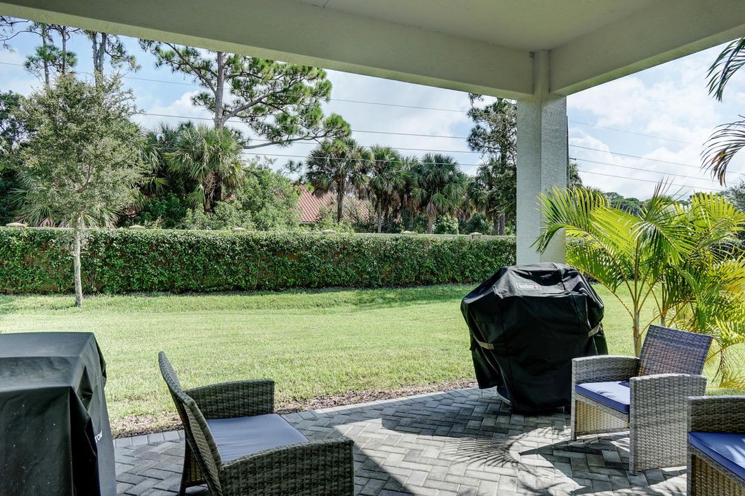 Под контрактом: $379,000 (2 спален, 2 ванн, 1646 Квадратных фут)