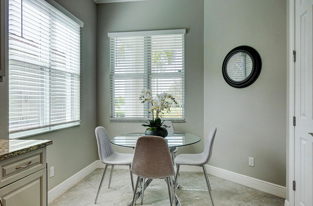 Под контрактом: $379,000 (2 спален, 2 ванн, 1646 Квадратных фут)