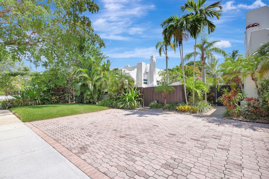 For Sale: $2,199,000 (7 beds, 7 baths, 4209 Square Feet)