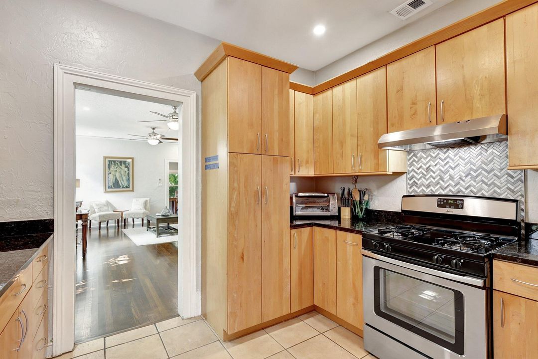 For Sale: $2,199,000 (7 beds, 7 baths, 4209 Square Feet)