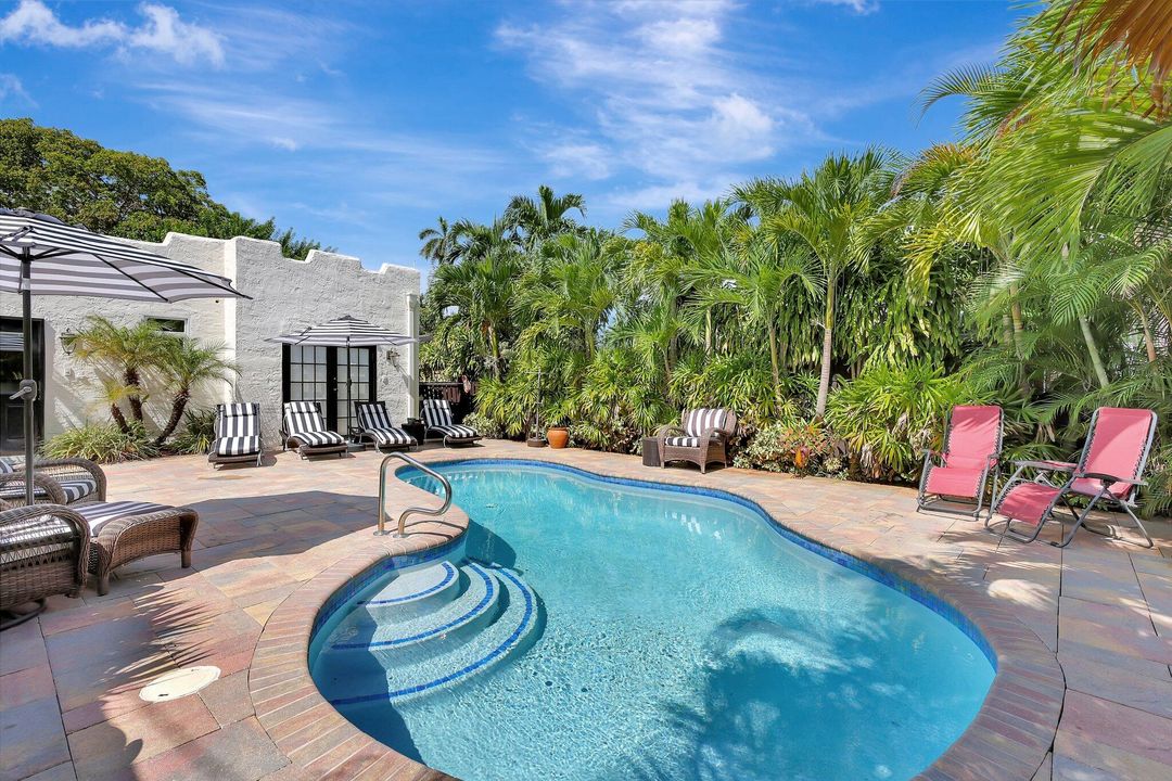 For Sale: $2,199,000 (7 beds, 7 baths, 4209 Square Feet)