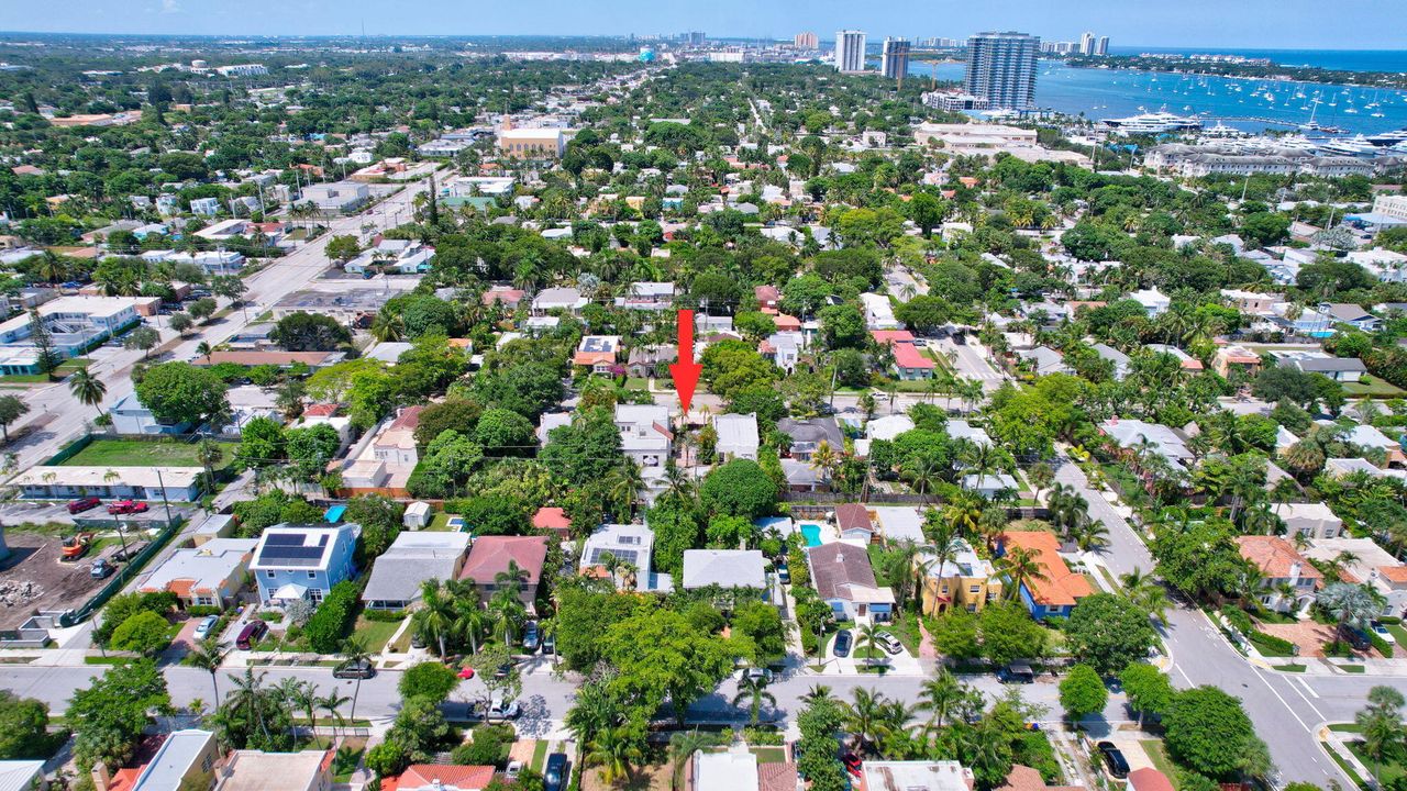 For Sale: $2,199,000 (7 beds, 7 baths, 4209 Square Feet)