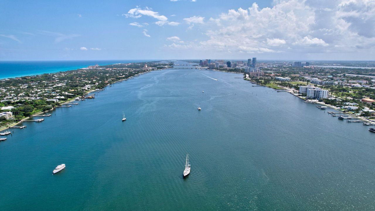 For Sale: $2,199,000 (7 beds, 7 baths, 4209 Square Feet)