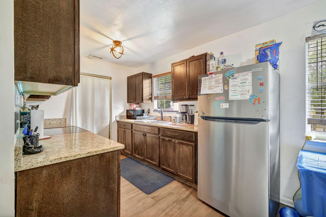 待售: $354,900 (3 贝兹, 2 浴室, 984 平方英尺)