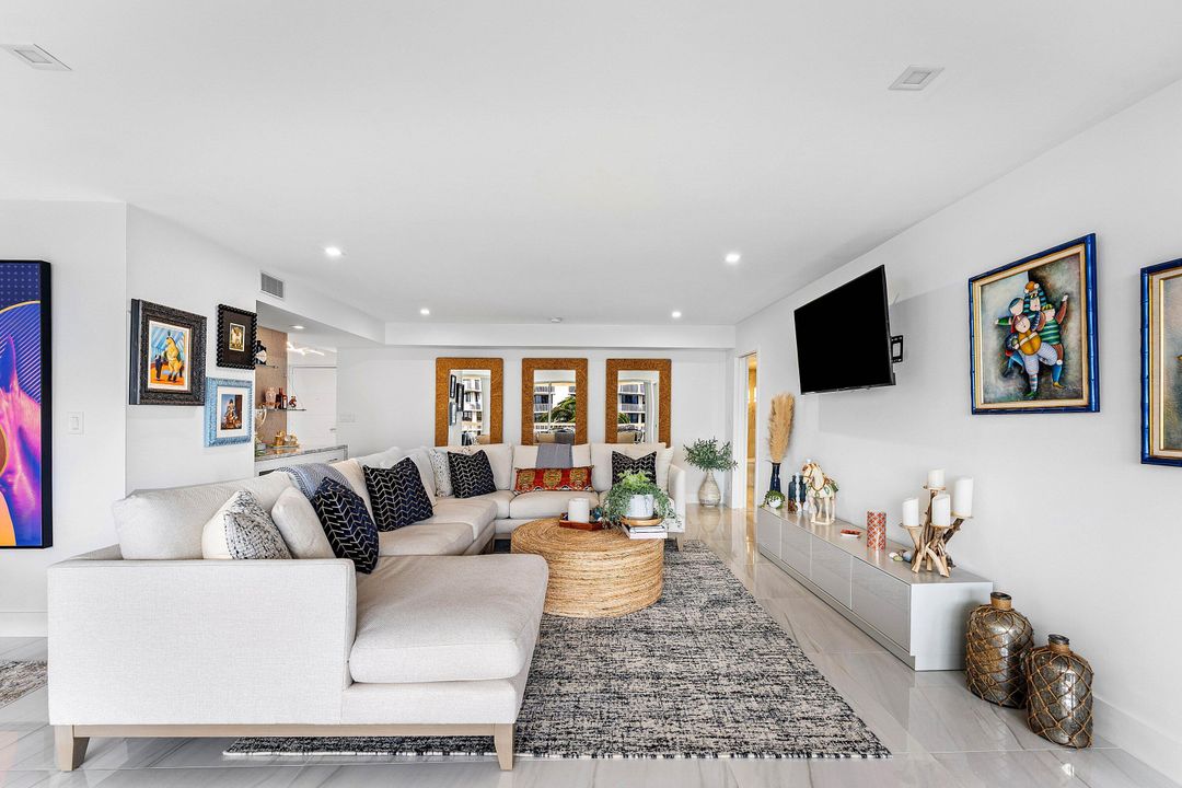 For Sale: $1,825,000 (2 beds, 2 baths, 2005 Square Feet)