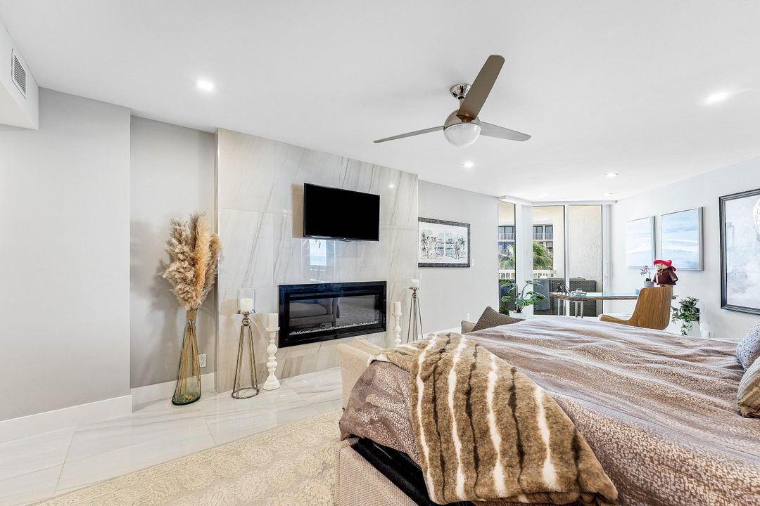 For Sale: $1,825,000 (2 beds, 2 baths, 2005 Square Feet)