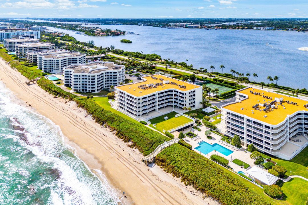 For Sale: $1,825,000 (2 beds, 2 baths, 2005 Square Feet)