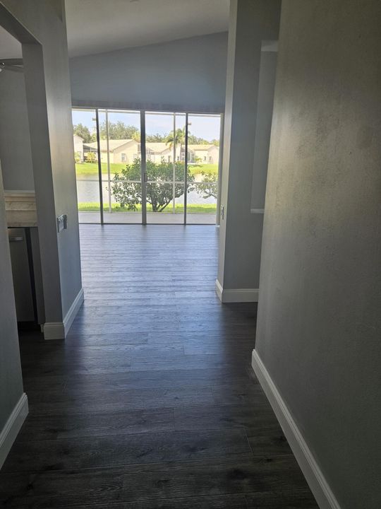 待售: $319,000 (2 贝兹, 2 浴室, 1398 平方英尺)