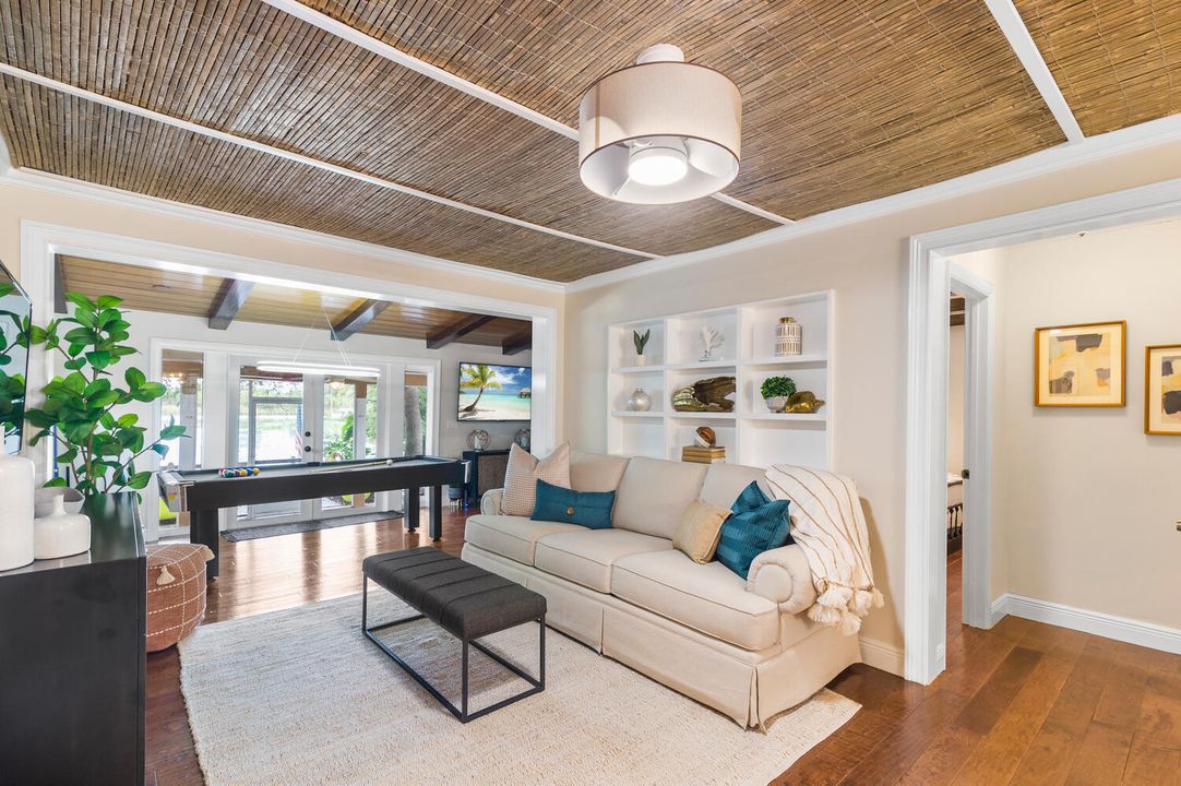 En Venta: $1,249,999 (7 camas, 4 baños, 2941 Pies cuadrados)