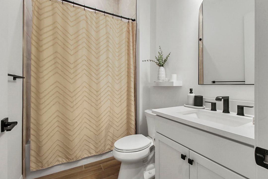 En Renta: $5,900 (3 camas, 2 baños, 2298 Pies cuadrados)