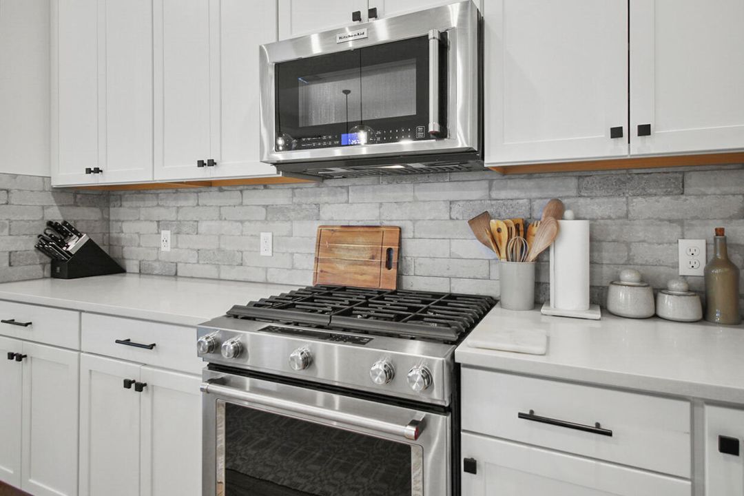 En Renta: $5,900 (3 camas, 2 baños, 2298 Pies cuadrados)