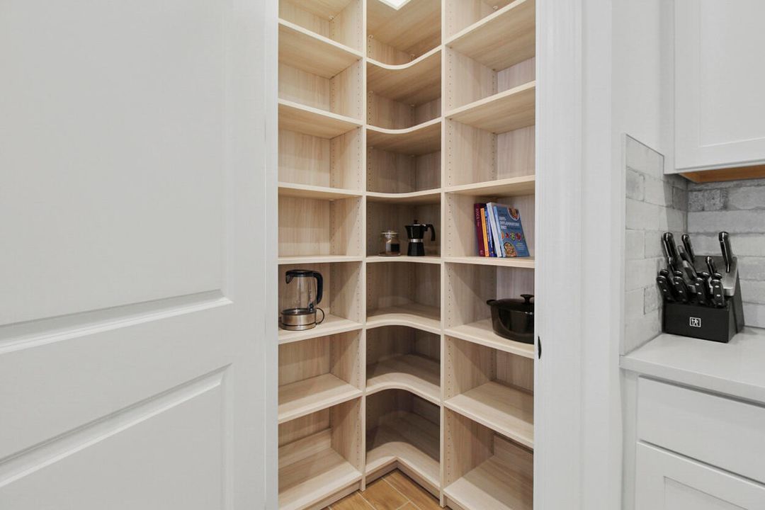 En Renta: $5,900 (3 camas, 2 baños, 2298 Pies cuadrados)